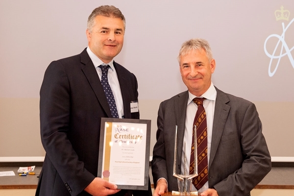 Alastair Leake receiving RASE award