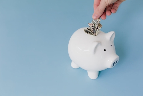 Saving -money -piggy -bank