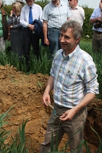 A deep soil pit in a field of Spring Barley enabled Alastair Leake to explain the layers of the soil, the significance of burrowing, feeding and casting of earthworms and their ability to help withstand extreme weather events